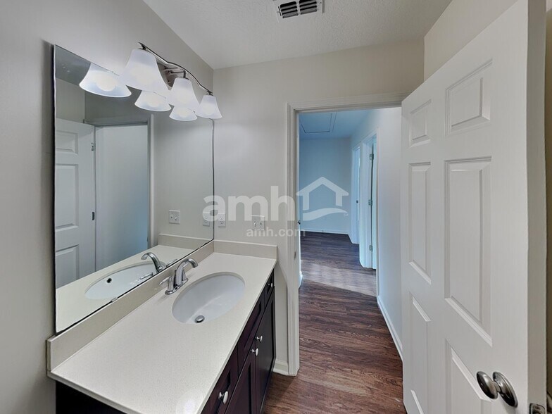 Building Photo - 163 E Jayce Way