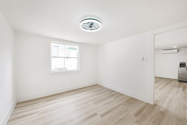 Building Photo - 4605 Norhill Blvd