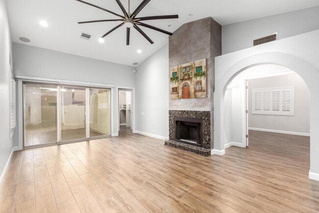 Building Photo - 11188 N 110th Pl