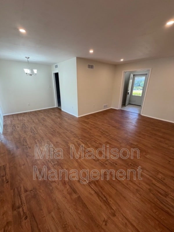 Building Photo - 112 Jacquelyn Dr