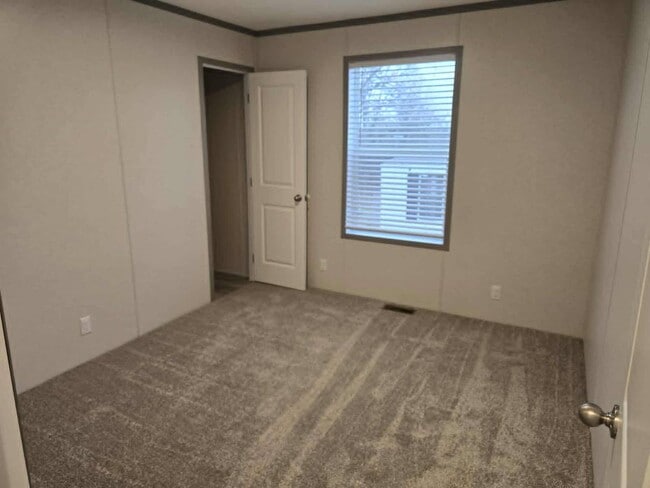 Building Photo - 613 Polk St