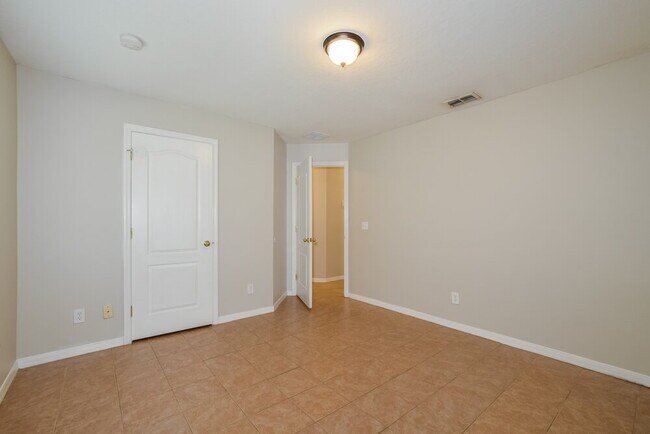 Building Photo - 708 Haven Oak Ct