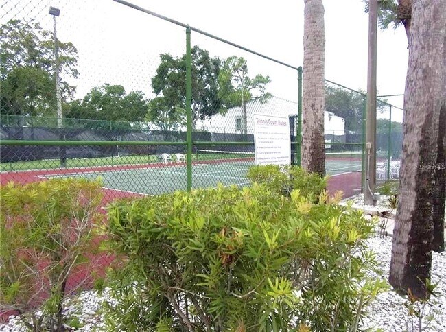 Building Photo - 1344 Pine Ridge Cir E