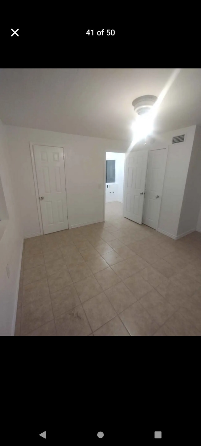 Building Photo - 635 N Nova Rd