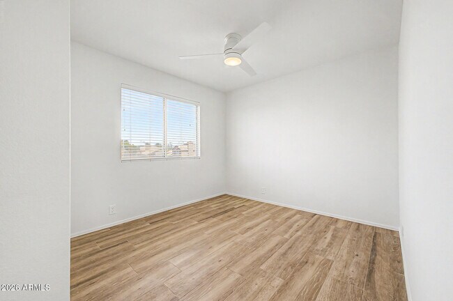 Building Photo - 414 N Hudson Pl