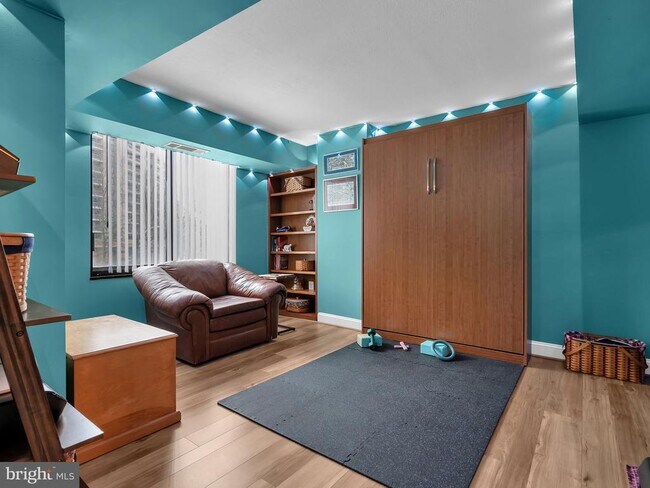 Building Photo - 1300 Crystal Dr