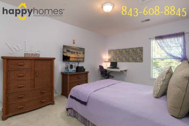 Building Photo - Beautiful 3x2.5 situated in the Grand Oaks Plantation community!