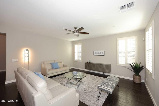 Building Photo - 10072 E Bell Rd