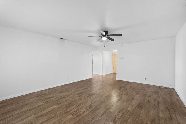 Building Photo - Beautiful Vacaville Home Near Parks, Schools & Shopping