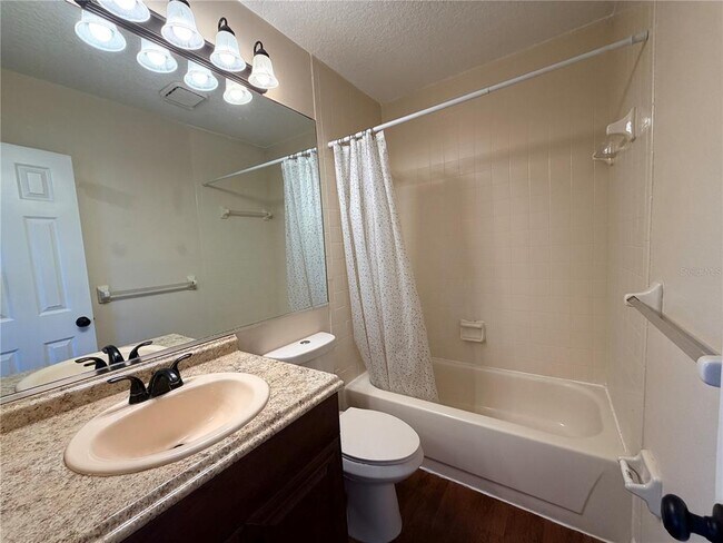 Building Photo - 3220 Oak Lawn Pl