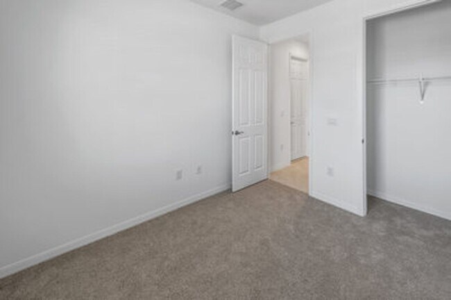 Building Photo - ANNUAL RENTAL AVAILABLE FOR ASAP MOVE-IN!!