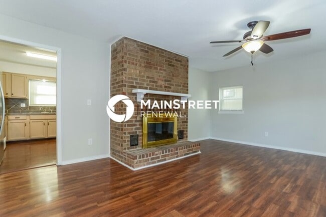 Building Photo - 5 Bedroom Pet-Friendly Home in OLATHE, KS ...