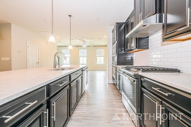 Building Photo - 934 Channing Park Cir