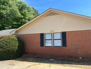 Building Photo - 125/127 Deer Creek Dr