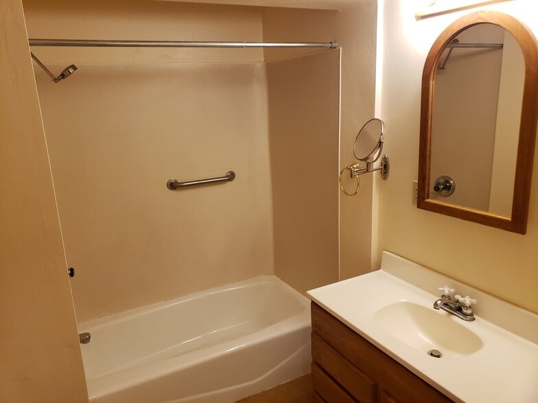 Main Floor Bathroom - 1414 NW Polk Ave