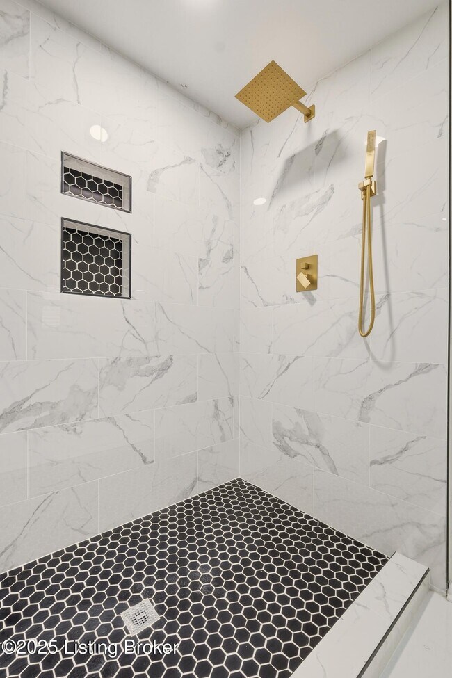 Building Photo - 702 Gheens Ave