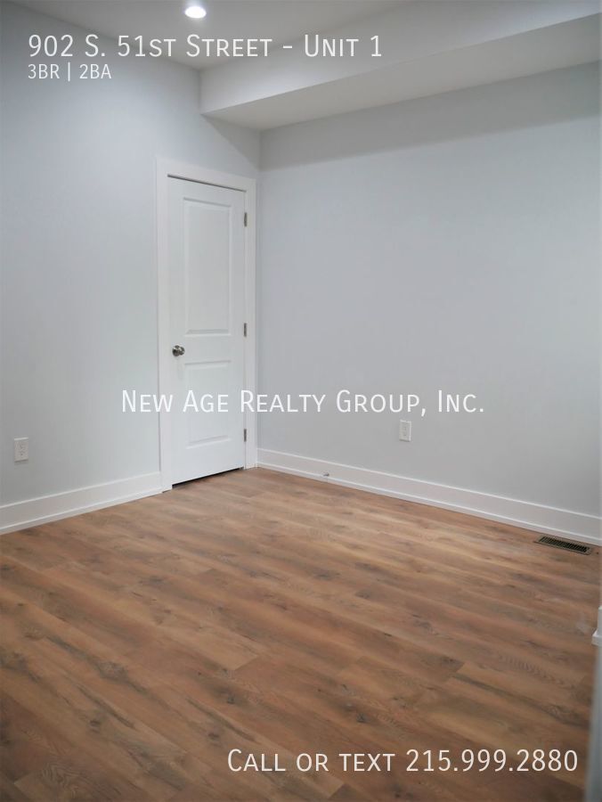 Building Photo - 902 S 51st St