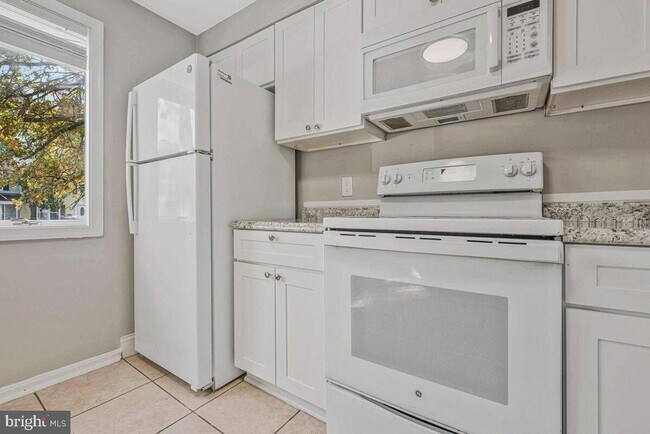 Building Photo - 22 Craftsman Ct