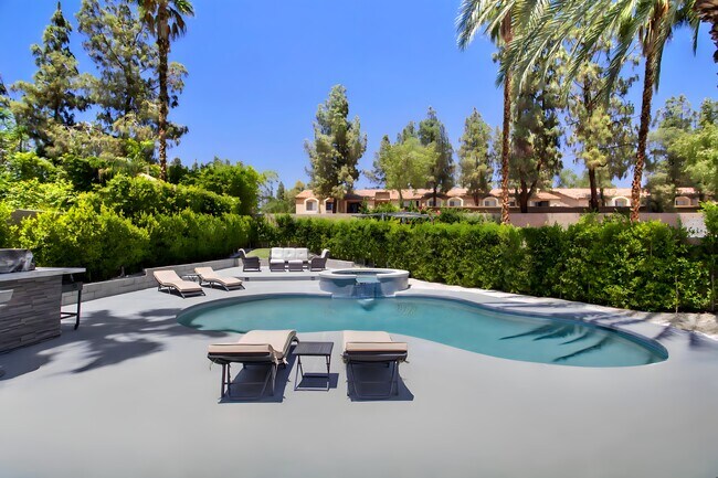 Backyard - 40605 Ventana Ct