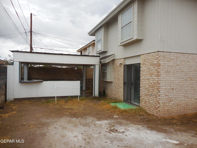 Building Photo - 5804 River Hollow Ct