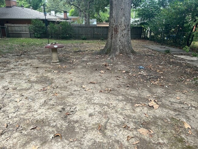 Building Photo - Call Property Manager Tonia Rollins at (50...