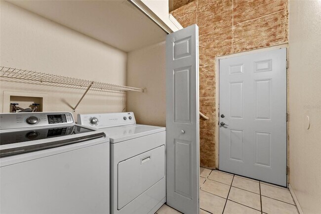 Building Photo - 5039 Sunridge Palms Dr