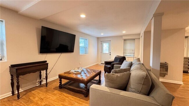 Building Photo - 3082 Greenbrook Way NE