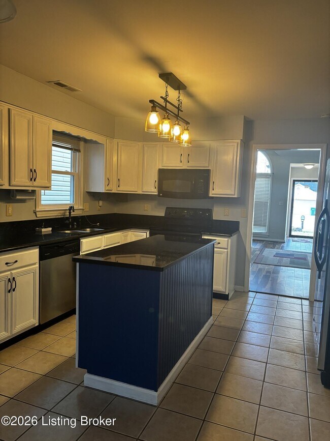 Building Photo - 8112 Cloudcroft Ln