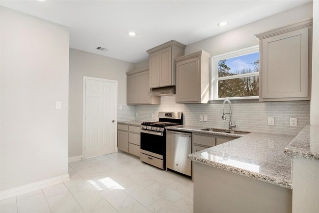 Building Photo - 7638 Bronze Trail Dr