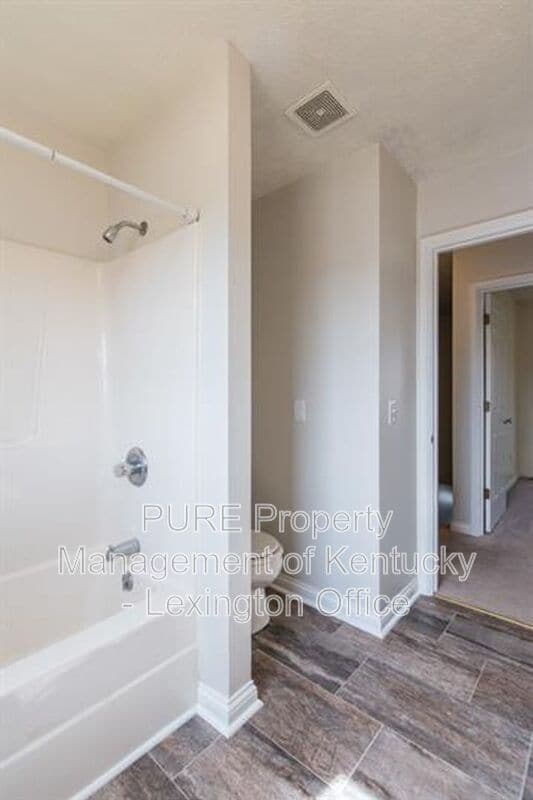 Building Photo - 310 Pigeon Ct