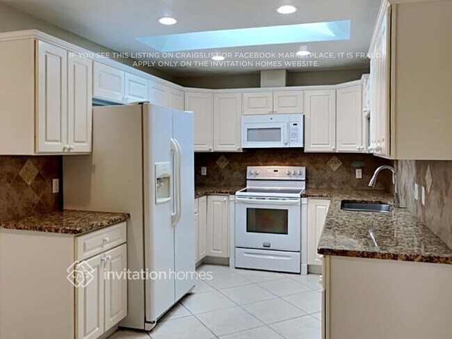 Building Photo - 820 Little Town Rd