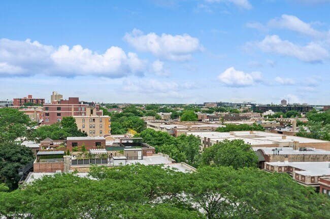 Building Photo - 415 W Aldine Ave