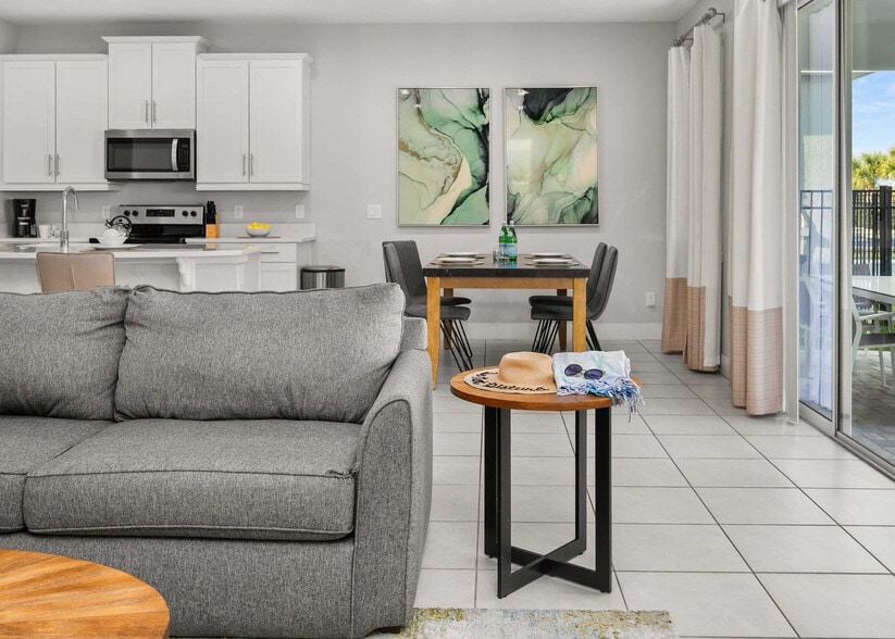 Building Photo - 301 Burma St