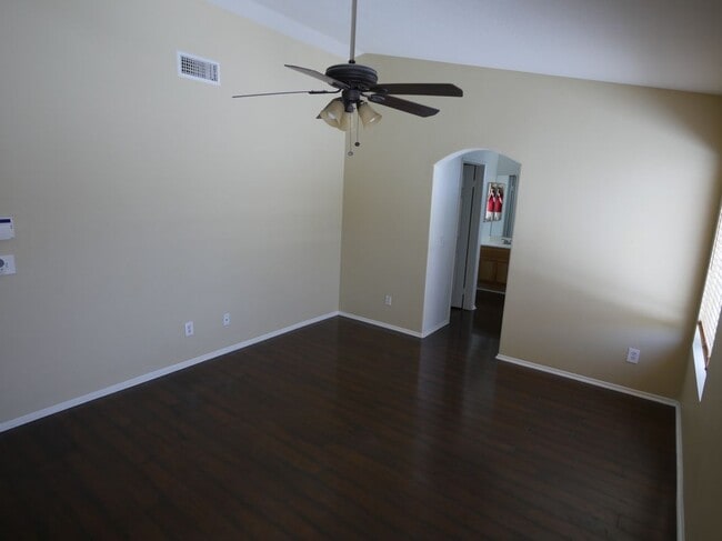 Building Photo - 5838 Mimosa Ct