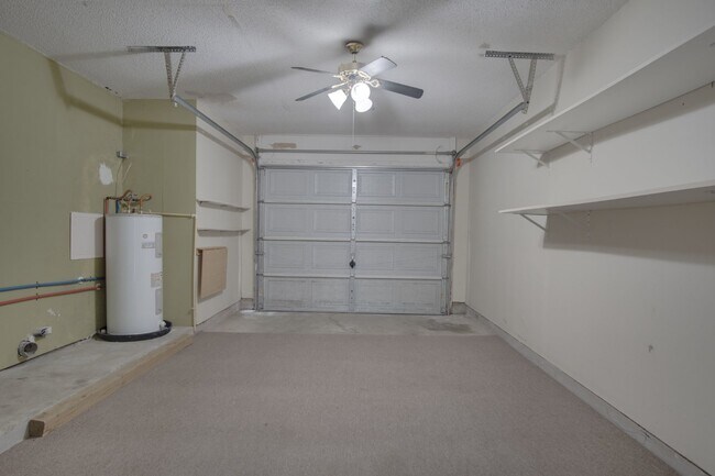 Building Photo - Beautiful 2-Bedroom, 2-Bath Duplex Near Ho...
