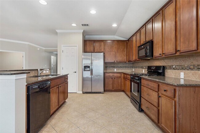 Building Photo - 4205 Fairmeadow Dr