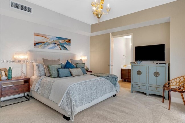 Building Photo - 3737 Collins Ave