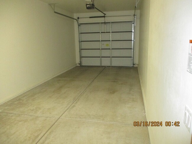 Building Photo - 2520 Waters Edge Ln