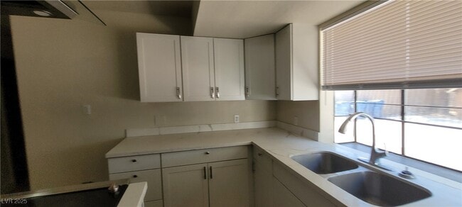 Building Photo - 7664 Angel Crest Cir