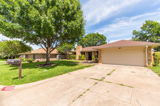 Building Photo - 5203 El Rancho Dr, Arlington