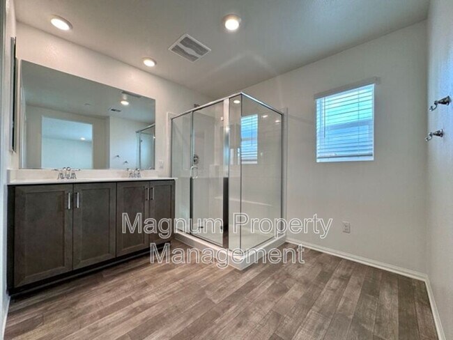 Building Photo - 31343 Autumn Blaze Dr