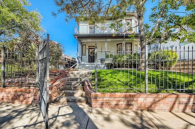 Building Photo - 3247 W 19th Ave