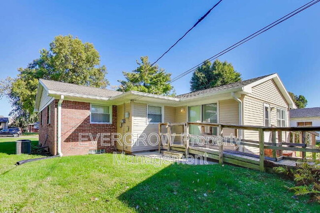 Building Photo - 705 Orchard Ln