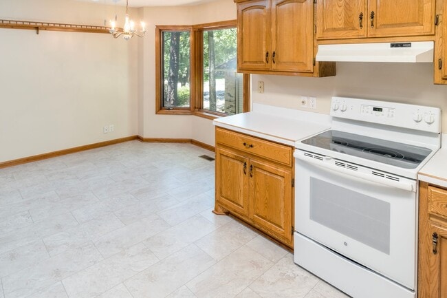 Building Photo - Charming 3 Bedroom, 2 Bathroom home near Lake Coronado! Call 501-922-9997 to set up a showing today!