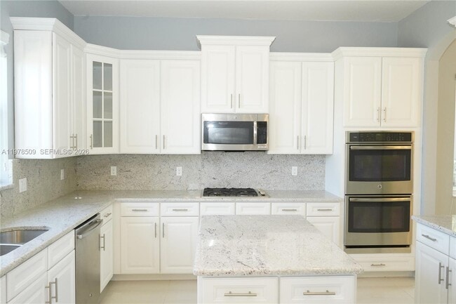 Building Photo - 9701 Blue Isle Bay