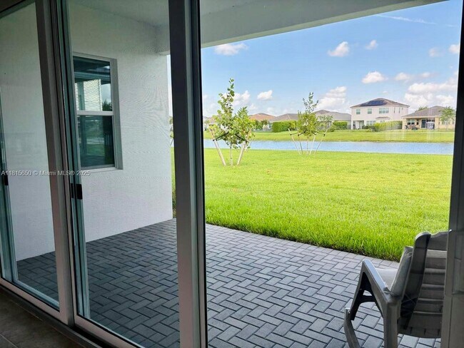 Building Photo - 15180 Wildwood Cir