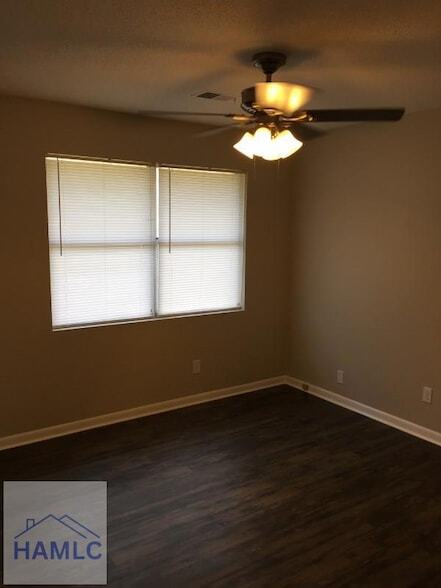 Building Photo - 380 Howard Rd