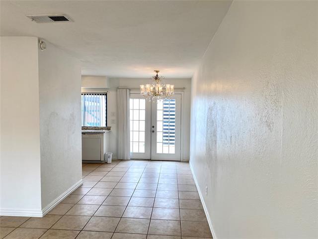 Building Photo - 3645 Mosswood Dr