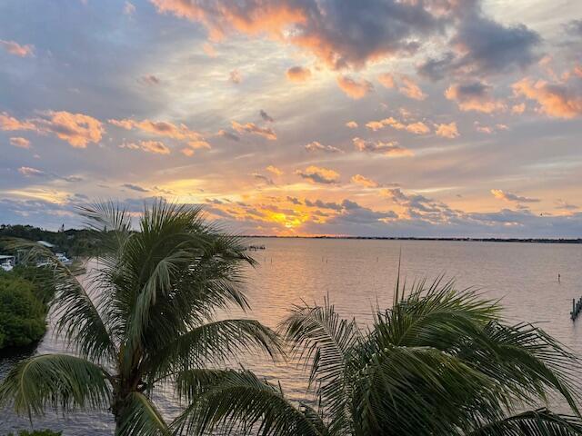 Building Photo - 975 NW Flagler Ave