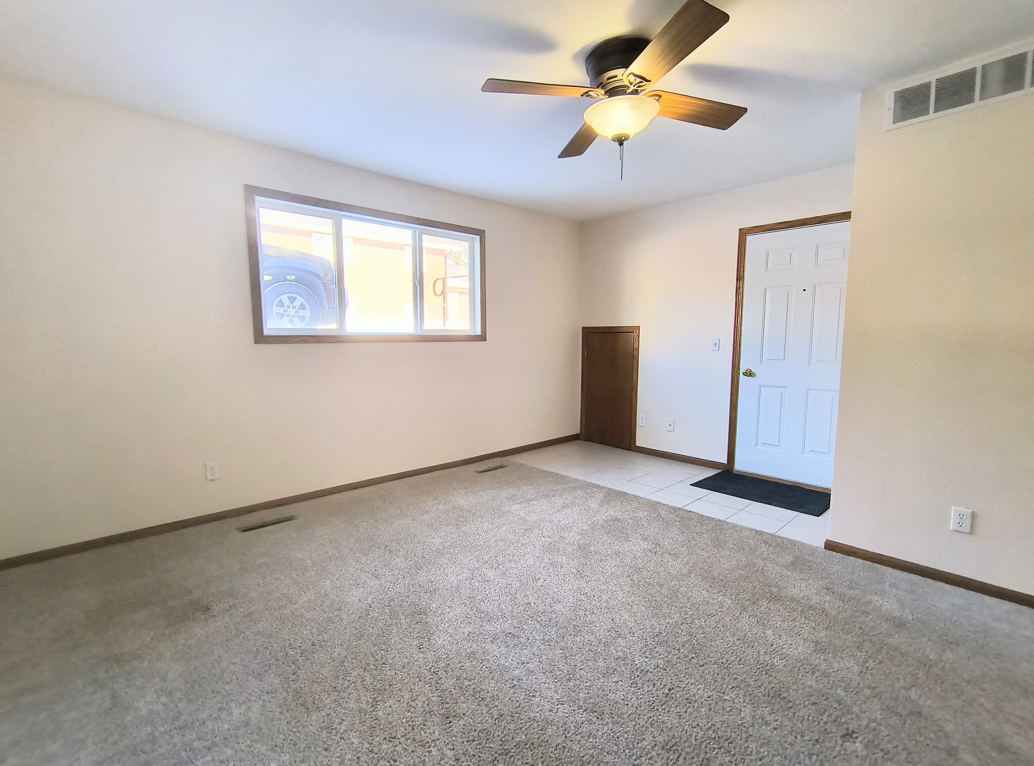 Building Photo - 108 Center Street Ct